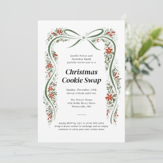 Green Bow und Poinsettias Weihnachtsfeiertag Einladung (Stehend Vorderseite)