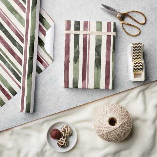 Green Burgundy Stripes Weihnachten Geschenkpapier (Basteln)