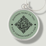 Green | Business Custom QR Code Schlüsselanhänger<br><div class="desc">Anpassbarer QR-Code-Schlüsselanhänger mit einem schlauen grünen Hintergrund. Um einen neuen QR-Code für das Design zu generieren,  fügen Sie Ihre Website URL oder Social Media-Handle in der " Personalize this Template"-Funktion ein.</div>