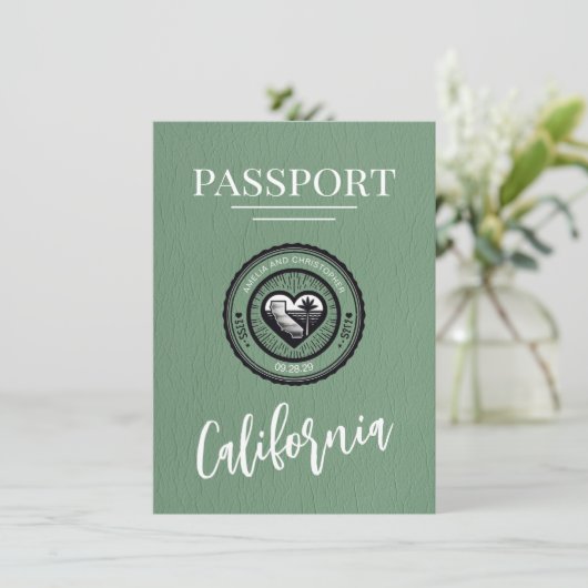 Green California Passport Save the Date (Stehend Vorderseite)