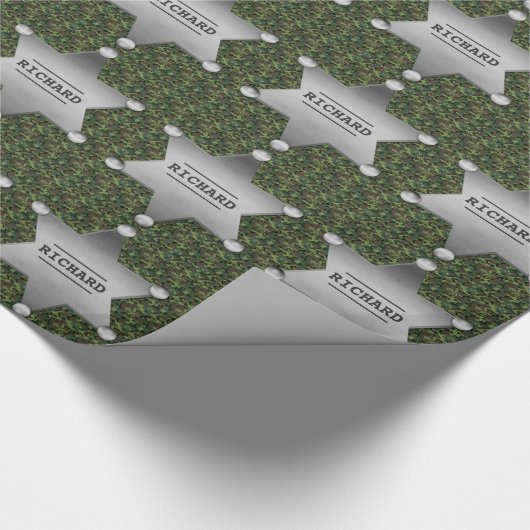 Green Camouflage Muster Sheriff Name Abzeichen Geschenkpapier (Ecke)