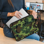 Green Camouflage Pattern, militärisches Muster, Ar Laptopschutzhülle<br><div class="desc">Elegantes,  stilvolles und raffiniertes Tarnmuster in grün und braun. Moderne und trendige Geschenke,  perfekt für den militärischen Liebhaber in Ihrem Leben.</div>