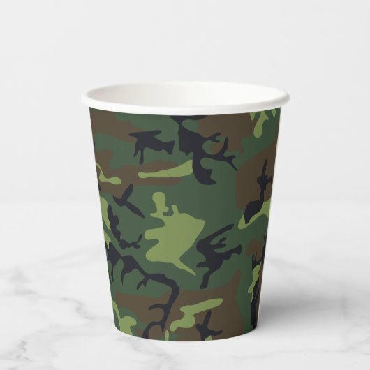 Green Camouflage Pattern, militärisches Muster, Ar Pappbecher (Rückseite)