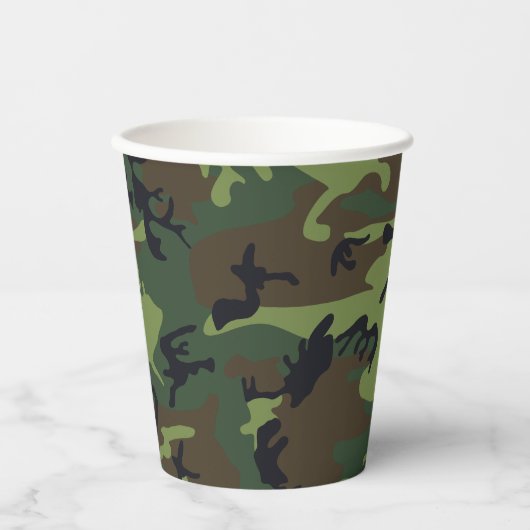 Green Camouflage Pattern, militärisches Muster, Ar Pappbecher (Vorderseite)