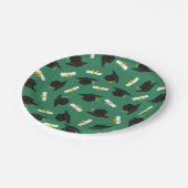 Green Caps Diplomas Pattern Graduation Party Pappteller (Schrägansicht)