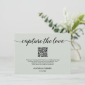 Green Capture the Liebe QR Code Hochzeit Foto Akti Begleitkarte (Stehend Vorderseite)