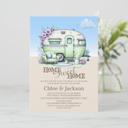 Green Caravan Funny Housewarming Party Einladung (Stehend Vorderseite)