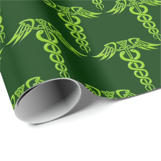 Green Celtic Knot Caduceus Geschenkpapier (Rolleneckpunkt)