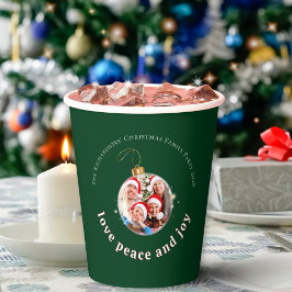 Green Christmas Family Photo Love Peace Joy  Pappbecher