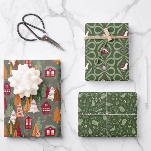 Green Christmas Forest Village Birds Houses Geschenkpapier Set (Vorderseite)