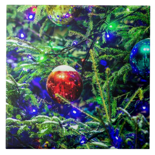 Green Christmas Tree Red Ball Fliese (Vorderseite)