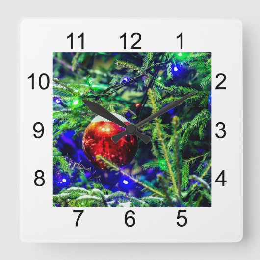 Green Christmas Tree Red Ball Quadratische Wanduhr (Vorderseite)