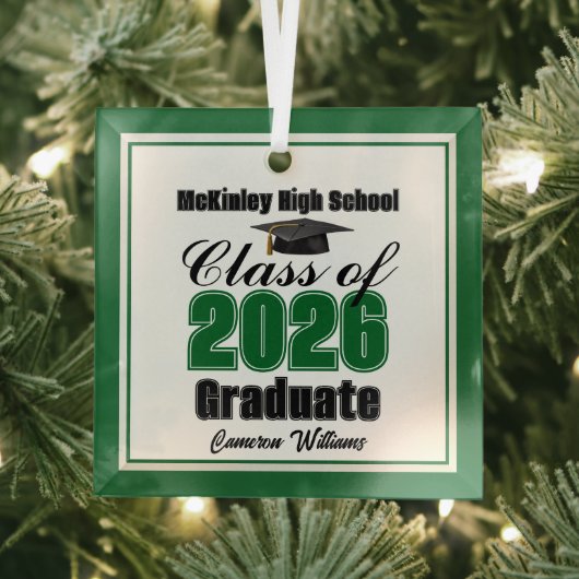 Green Class of 2026 Graduation Custom Christmas Ornament Aus Glas (Insitu)