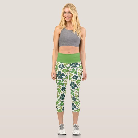 Green Clover Kleeblatt Pattern St Patrick`s Day Capri Leggings (Vorderseite)