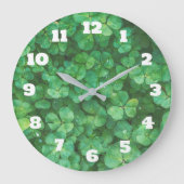 Green Clover Leaves Background Große Wanduhr (Vorderseite)