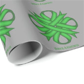 Green Clover Ribbon von Kenneth Yoncich Geschenkpapier (Rolleneckpunkt)