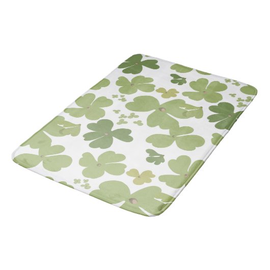 Green Cloverleaf St Patrick Day Garden Badematte (Schrägansicht)