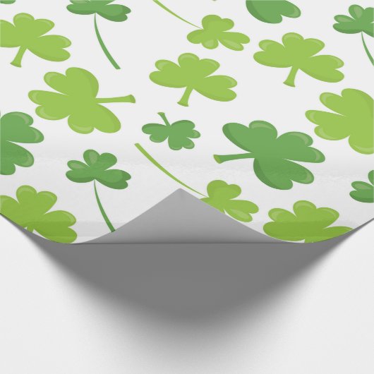 Green Clovers St. Patrick's Day Geschenkpapier (Ecke)