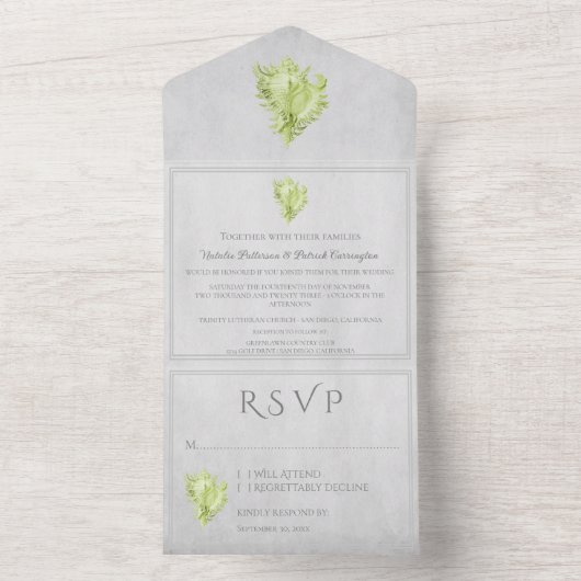 Green Conch Muschel in einer Hochzeitsfeier All In One Einladung (Innen Boden)