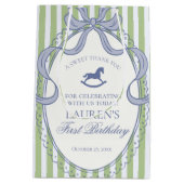 Green Coquette Bow Rocking Horse Birthday Favors Mittlere Geschenktüte (Rückseite)