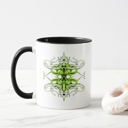 Green Custom Tribal Tattoo Design Tasse (Mit Donut)