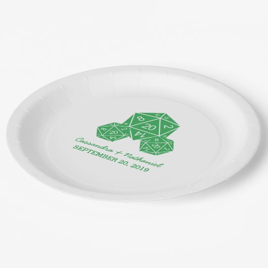 Green D20 Würfel Hochzeitspapier-Teller Pappteller (Schrägansicht)