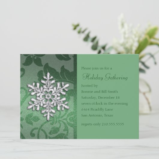 Green Damask mit Snowflake Holiday Party Einladung (Stehend Vorderseite)