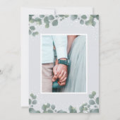 Green Eucalyptus Modern Couple's Dusche Foto Einladung (Rückseite)