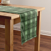 Green Fir Tree Pattern Textured Plaid Christmas Kurzer Tischläufer (Beispiel)