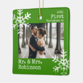 Green First Christmas Mr. & Mrs. Custom Foto Keramikornament (Links)