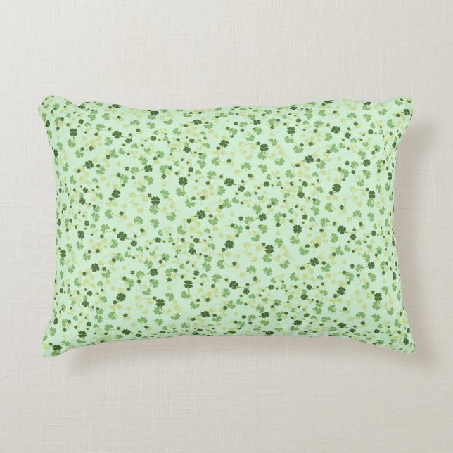 Green Four Leaf Clovers St Patricks Day Dekokissen (Vorderseite)