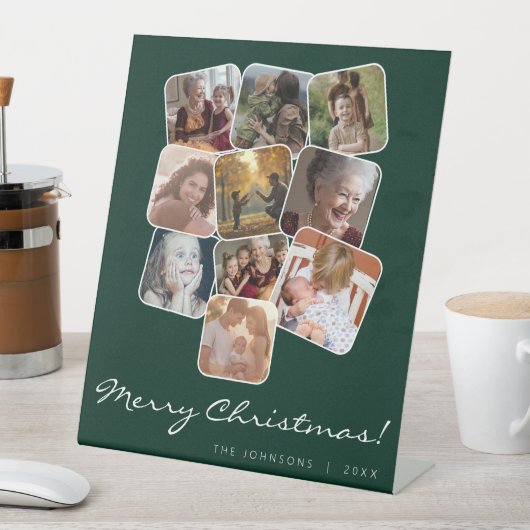 Green Frory Christmas 10 FotoCollage Sockelschild (In Situ)