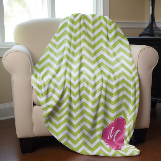 Green & Fuschia Zigzag Muster Monogram Fleecedecke