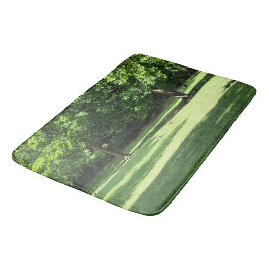 Green Garden Trees Bath Mat Badematte (Schrägansicht)