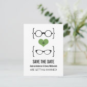 Green Geeky Glasses Save the Date Postcard Ankündigungspostkarte (Stehend Vorderseite)