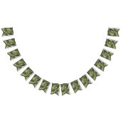 Green Geometric Camouflage. Camouflage Wimpelkette (Alle)