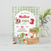 Green Gingham Boy Fishing Birthday Einladung (Stehend Vorderseite)