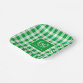 Green Gingham Monogram Wappen Custom Pappteller (Gewinkelt)