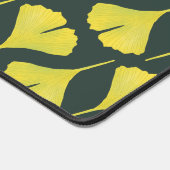 Green Ginkgo Leaf Muster - Helles botanisches Desi Schreibtischunterlage (Ecke)