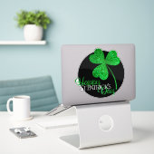Green Glitzer Kleeblatt Happy St Patrick's Day T-S Aufkleber (Laptop auf Schreibtisch)