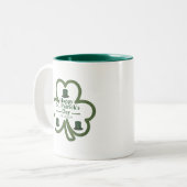 Green-Glücks-Kleeblatt-Script St. Patrick's Day Zweifarbige Tasse (Vorderseite Links)