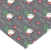 Green Gnome Christmas Tree Ornaments Muster Kurzer Tischläufer (Ecke)