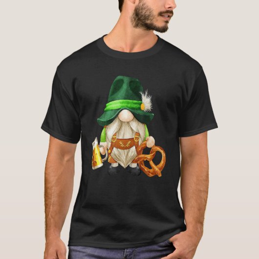 Green Gnome Holding Irish Beer And Shamrock St Pat T-Shirt (Vorderseite)