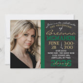 Green & Gold Chalkboard Abschluss Foto Einladung (Vorderseite)