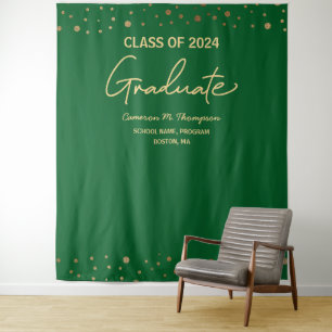 Green Gold Class 2024 Abschluss im Hintergrund Cus Wandteppich
