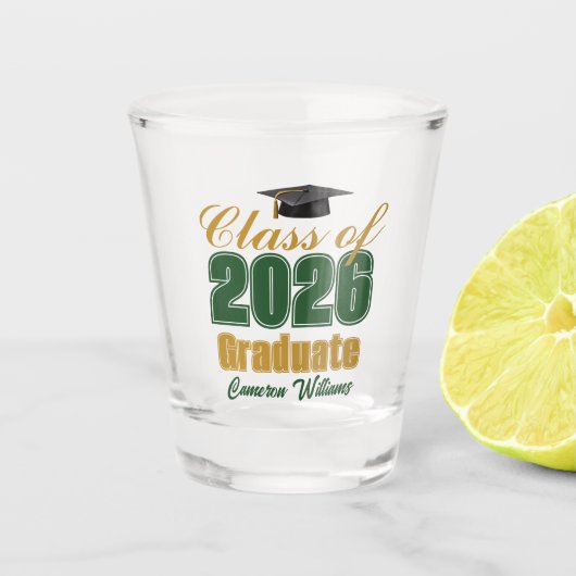 Green Gold Class of 2026 Custom Graduation Party Schnapsglas (Vorderseite)