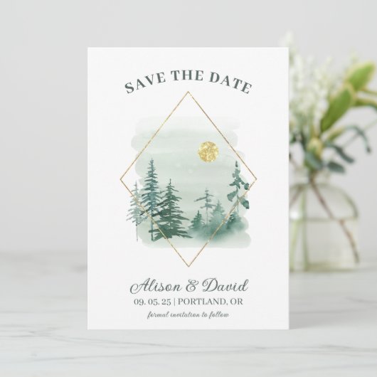 Green Gold Rustic Pine Trees Wedding Save the Date Einladung (Stehend Vorderseite)