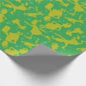 Green Grinch Ice Skaten Pattern Geschenkpapier (Ecke)