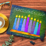 Green Hanukkah Peace Liebe Light Bold Boho Candles Puzzle<br><div class="desc">"Frieden, Liebe und Licht." Eine spielerische, moderne, künstlerische Abbildung von Boho Musterkerzen in einer Menorah hilft Ihnen, den Urlaub von Hanukkah zu beginnen. Die blauen Kerzen mit bunten Imitat-Folienmustern überlagern einen reichen, tiefgrünen, strukturierten Hintergrund. Genießen Sie die Wärme und Freude der Ferienzeit, wenn Sie dieses atemberaubende, farbenfrohe Hanukkah-Puzzle benutzen. Passende...</div>