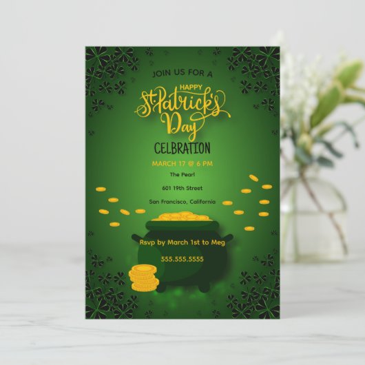 Green Happy St Patrick's Celebration Gold Pot Einladung (Stehend Vorderseite)